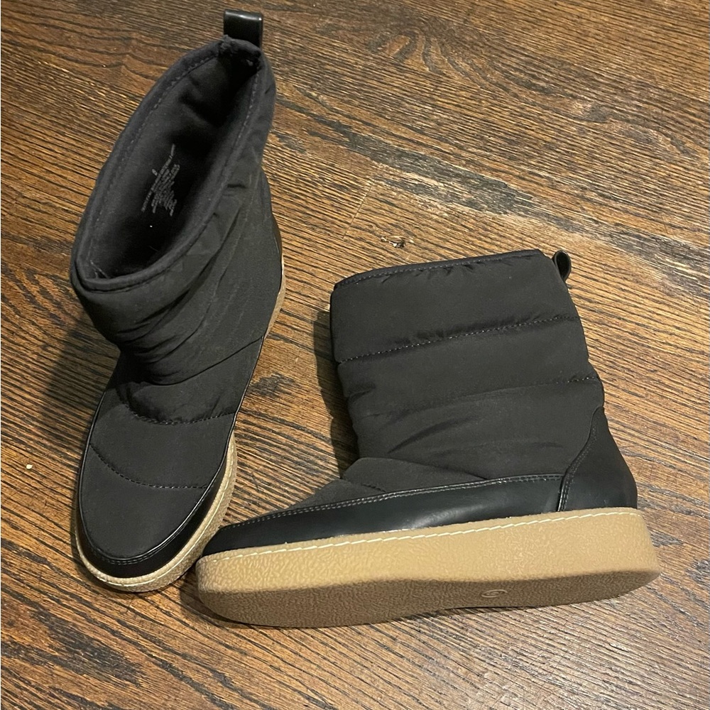 a new day  woman’s Black Quilted Winter Ankle Boot with Tan Platform Sole size 6 - Picture 3 of 14